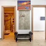 Iris Alessi Pool & Appartement