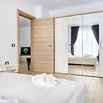 Appartement Iris Alessi Pool & *