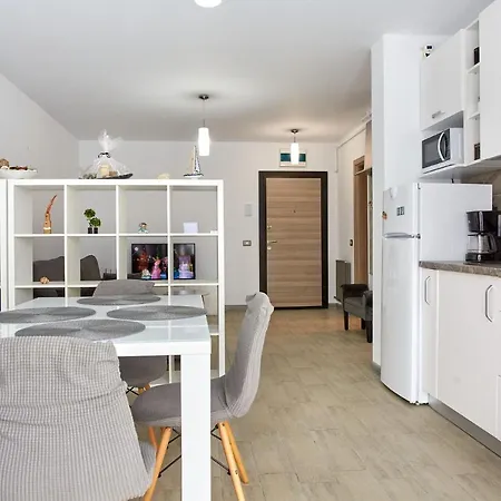 Iris Alezzi Apartament Năvodari