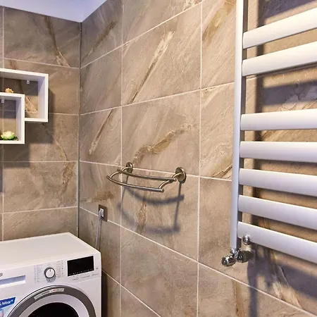 Iris By Alz * Năvodari