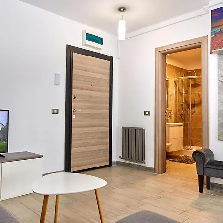 Iris By Alz * Năvodari