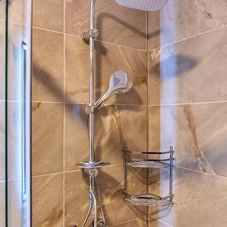 아파트 Iris By Alz Năvodari