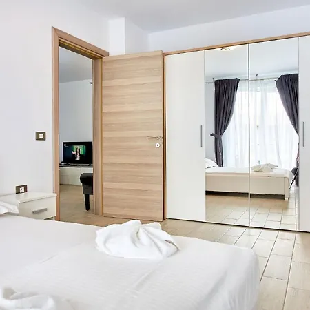 Apartment Iris By Alz *